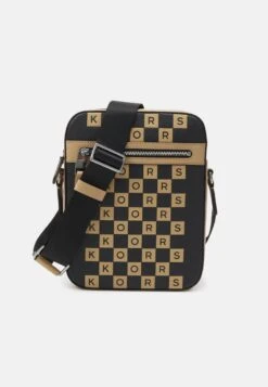 Michael Kors FLIGHT BAG UNISEX - Umhängetasche - Black 12 Michael Kors FLIGHT BAG UNISEX - Umhängetasche - Black -Michael Kors Geschaft adaef41776da4a1983baf806db6f5bc5 1