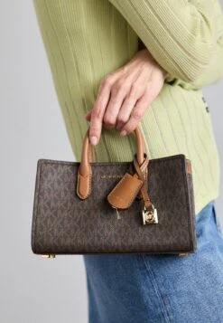 MICHAEL Michael Kors SCARLETT BODY - Handbag - Brown/acorn