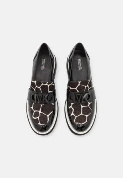 MICHAEL Michael Kors PARKER LUG LOAFER - Slipper - Black/optic White 11 MICHAEL Michael Kors PARKER LUG LOAFER - Slipper - Black/optic White -Michael Kors Geschaft b6c417710e0c470cba3e4f29bb7fa1bf