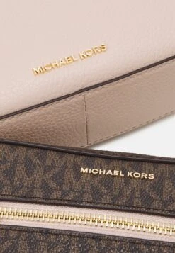 MICHAEL Michael Kors JET CAMERA XBODY SET - Umhängetasche - Brown/pink -Michael Kors Geschaft bb987cbbaf4e4e61a75479e6b35635d2