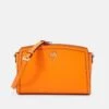 MICHAEL Michael Kors CHANTAL XBODY - Umhängetasche - Apricot -Michael Kors Geschaft c1f8d667ddf94783947f9e6ef7185ee4 1