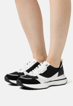 MICHAEL Michael Kors FLYNN TRAINER - Sneaker Low - Black