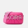 MICHAEL Michael Kors LEONIE CAMERA XBODY - Umhängetasche - Cerise -Michael Kors Geschaft cb0974a27a74479499982a5009494ae2