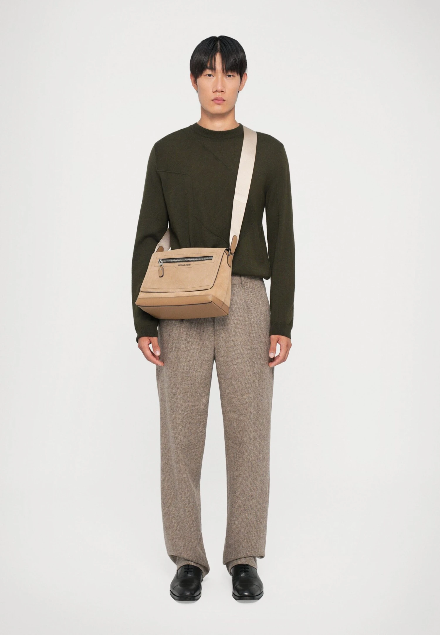 Michael Kors FLAP MESSENGER UNISEX - Umhängetasche - Camel 3 Michael Kors FLAP MESSENGER UNISEX - Umhängetasche - Camel