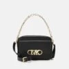 MICHAEL Michael Kors PARKER SWAG CAMERA XBODY - Umhängetasche - Black