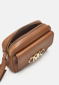 MICHAEL Michael Kors PARKER SWAG CAMERA XBODY - Umhängetasche - Brown -Michael Kors Geschaft dc18570ed1e648e490d8bd7326883917