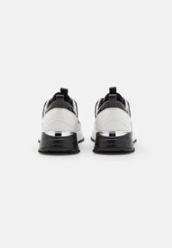 MICHAEL Michael Kors THEO TRAINER - Sneaker Low - Optic White/black -Michael Kors Geschaft df7a073c6d7e4a4ab7a6006543a9e7f9