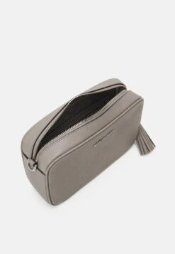 MICHAEL Michael Kors JET CAMERA - Umhängetasche - Pearl Grey -Michael Kors Geschaft e27a53d65d5f4e50ba7caa71747a77d5