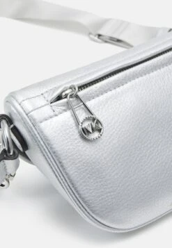 MICHAEL Michael Kors SLATER XS SLING PACK - Umhängetasche - Silver-coloured 11 MICHAEL Michael Kors SLATER XS SLING PACK - Umhängetasche - Silver-coloured -Michael Kors Geschaft e844dd6773a646c88af3d52c954aa892