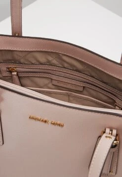 MICHAEL Michael Kors VOYAGER TOTE - Handtasche - Soft Pink -Michael Kors Geschaft ef34e0103a464197879568635fedc60d