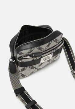 Michael Kors UTILITY XBODY - Umhängetasche - Black -Michael Kors Geschaft f019973bce374c64af9afbcae4637809