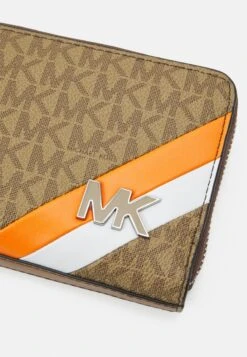 Michael Kors TECH ZIP AROUND UNISEX - Geldbörse - Apricot -Michael Kors Geschaft f04fb017fc4b4fc7953100a7caac4a13