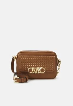 MICHAEL Michael Kors PARKER SWAG CAMERA XBODY - Handtasche - Luggage -Michael Kors Geschaft f3e010c3a0e34a7e94868b9962cc4f57 1