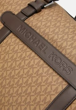 Michael Kors COMMUTER DUFFLE UNISEX - Weekender - Husk -Michael Kors Geschaft f4ef32e34ce94e11852f38fcc073a721