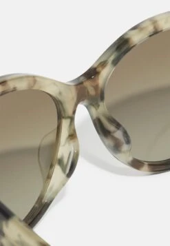 Michael Kors CHARLESTON - Sonnenbrille - Olive Tortoise -Michael Kors Geschaft f5a33b17acbc4a238234da0f1fb6f13e