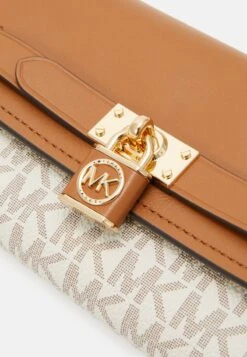 MICHAEL Michael Kors HAMILTON LEGACY CARRYALL WALLET - Geldbörse - Vanilla 12 MICHAEL Michael Kors HAMILTON LEGACY CARRYALL WALLET - Geldbörse - Vanilla -Michael Kors Geschaft fdbbf9b4650142dd84b28045d0164c15