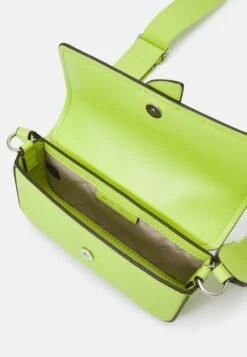 MICHAEL Michael Kors GREENWICH SLING XBODY - Umhängetasche - Bright Limeade -Michael Kors Geschaft fe6d9696a3f34f00833ecc8ced86ea39